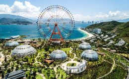 Thành phố biển Nha Trang vào mùa hè